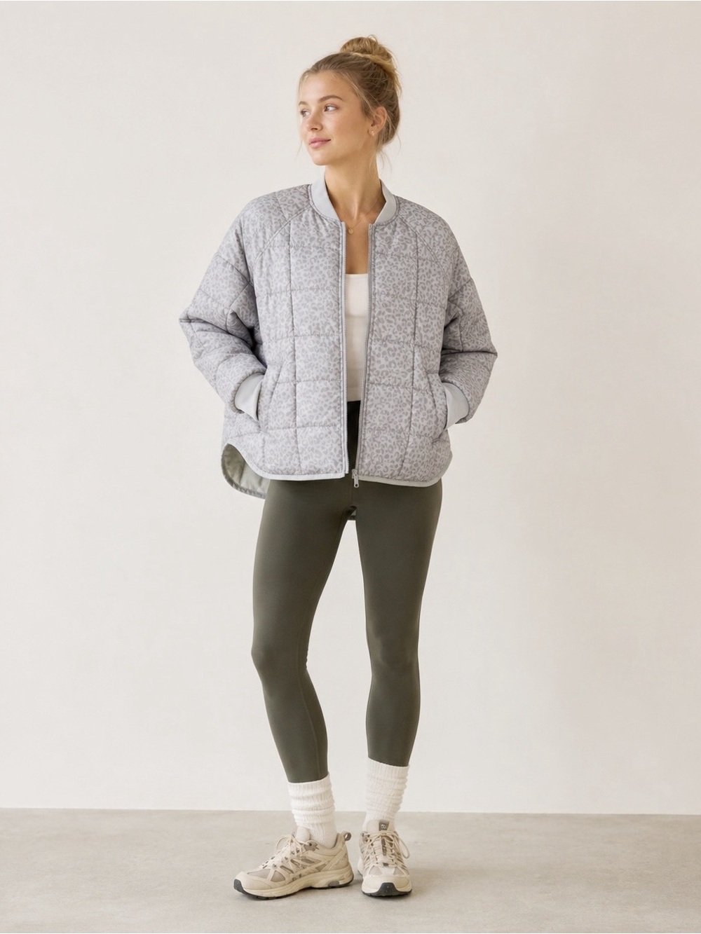 GAP Woman Gray Leopard Print Relax Primaloft Quilted Jacket SMALL Athleisure
